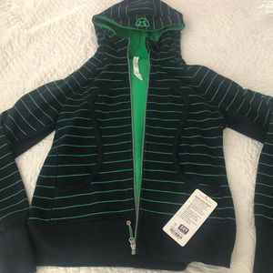NWT Lululemon Navy and green scuba hoodie